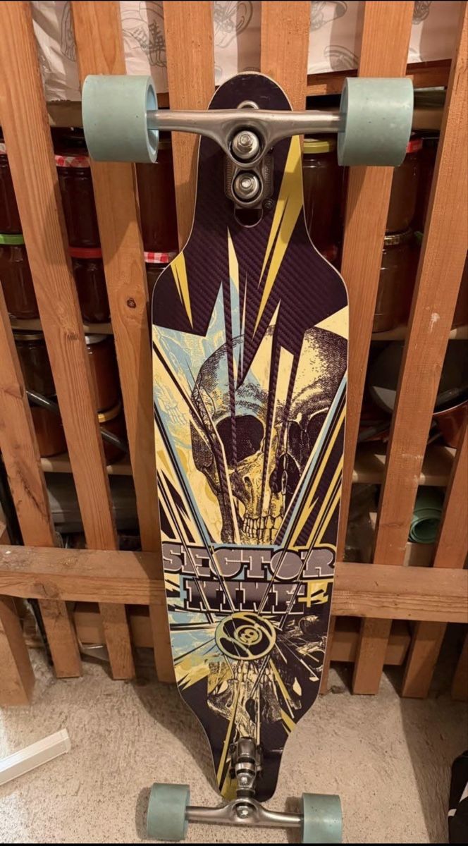 Skateboards: Longboard  – Usato da Zürich venduto da tai_55kl 1