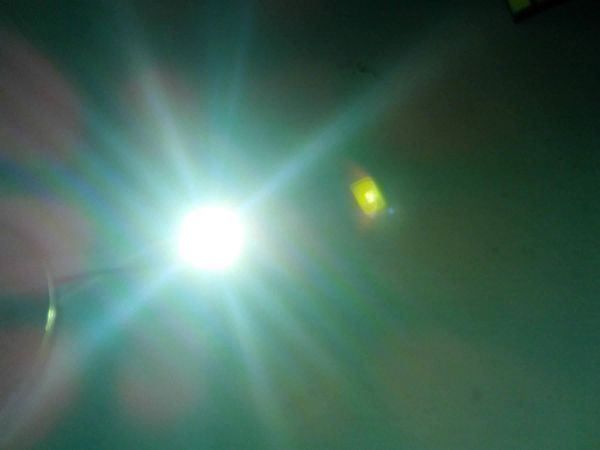Componenti elettronici: LED-SMD3528 kaltweiss 50Stk – Nuovo (secondo la descrizione) da Luzern venduto da Salefactory