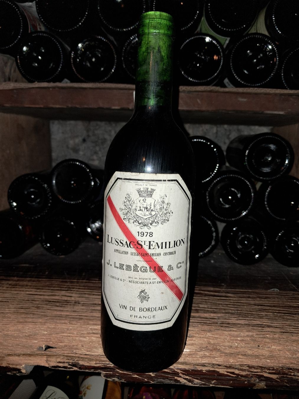Vino: Lussac-Saint-Émilion J. Lebègue & Cie 1978 – Nuovo e nell'imballaggio originale da Le locle venduto da juliensaran