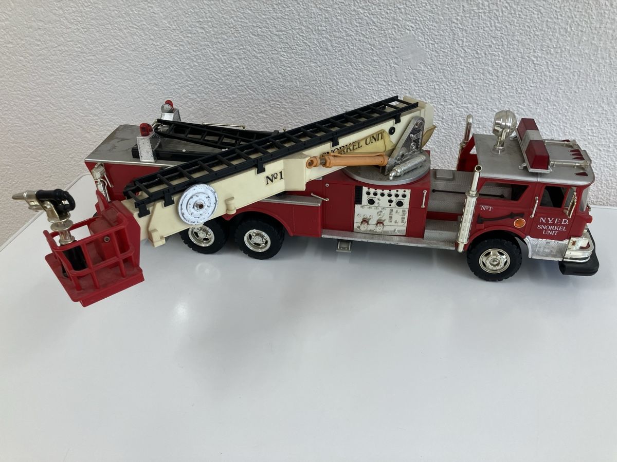 Modellini d'auto: Altes Feuerwehrauto  – Usato da Horgen venduto da Grizzly83 7