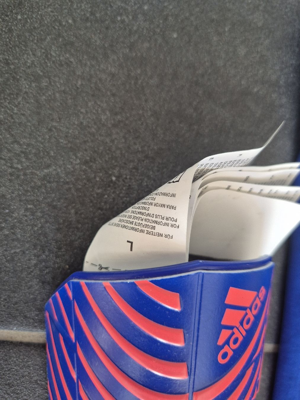 Protezioni & Imbottiture: Schienbeinschoner, Adidas Predator Match, L – Nuovo (secondo la descrizione) da Büsserach venduto da Fairprice_83 1