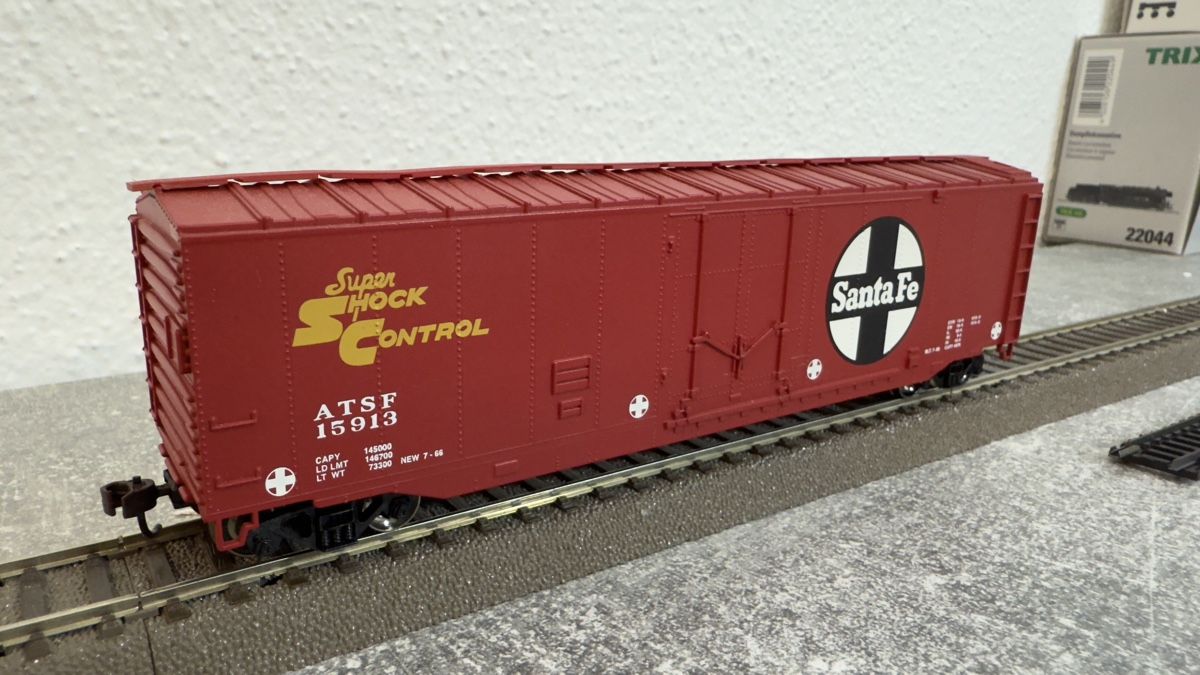 Modellini di ferrovie: Bachmann Santa Fe Güterwagen HO / DC – Nuovo (secondo la descrizione) da Schlieren venduto da rat_lq6b