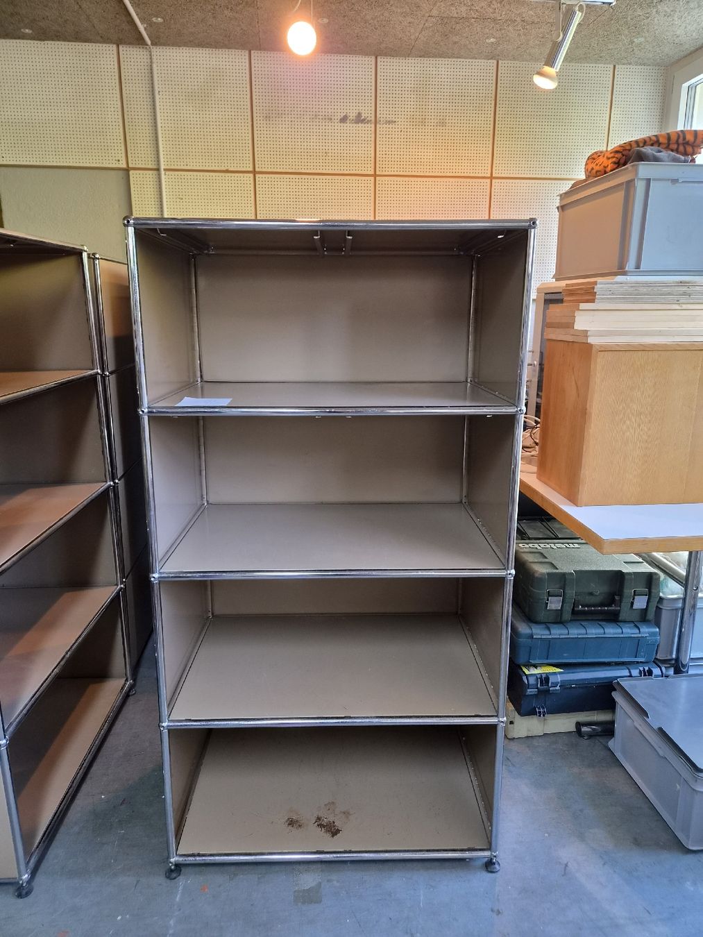 Étagères: Usm Haller Regal Nr.4 – Défectueux à Bern par DonCorLeo