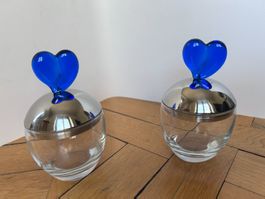 Lot de 2 bols avec couvercle chromé et cœur bleu