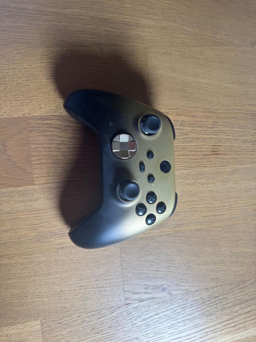Microsoft Controller: Xbox Gold Shadow Controller 🎮 – Usato da Ebmatingen venduto da dartim 1