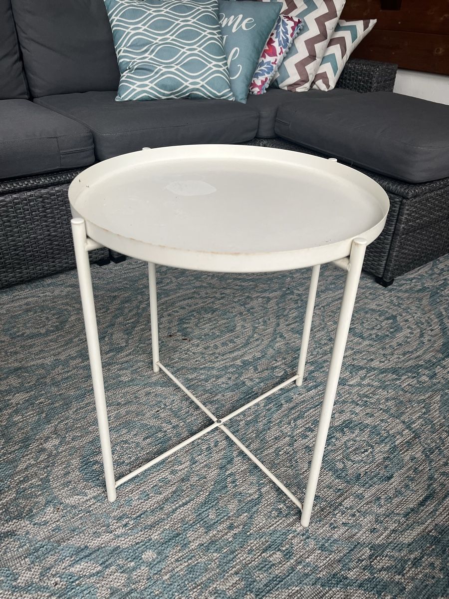 Tavoli: Ikea Tabletttisch „GLADOM“ – Usato da Steinmaur venduto da Poleni 1