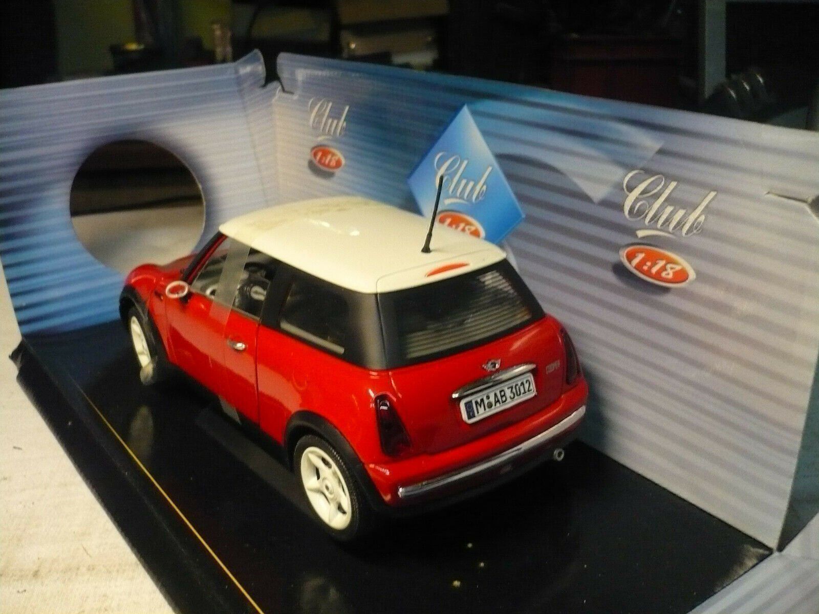 Modellini d'auto: MINI COOPER NEW ROT/WEISS, 1:18 SOLIDO – Nuovo e nell'imballaggio originale da Suhr venduto da Moebelsiralfred 3