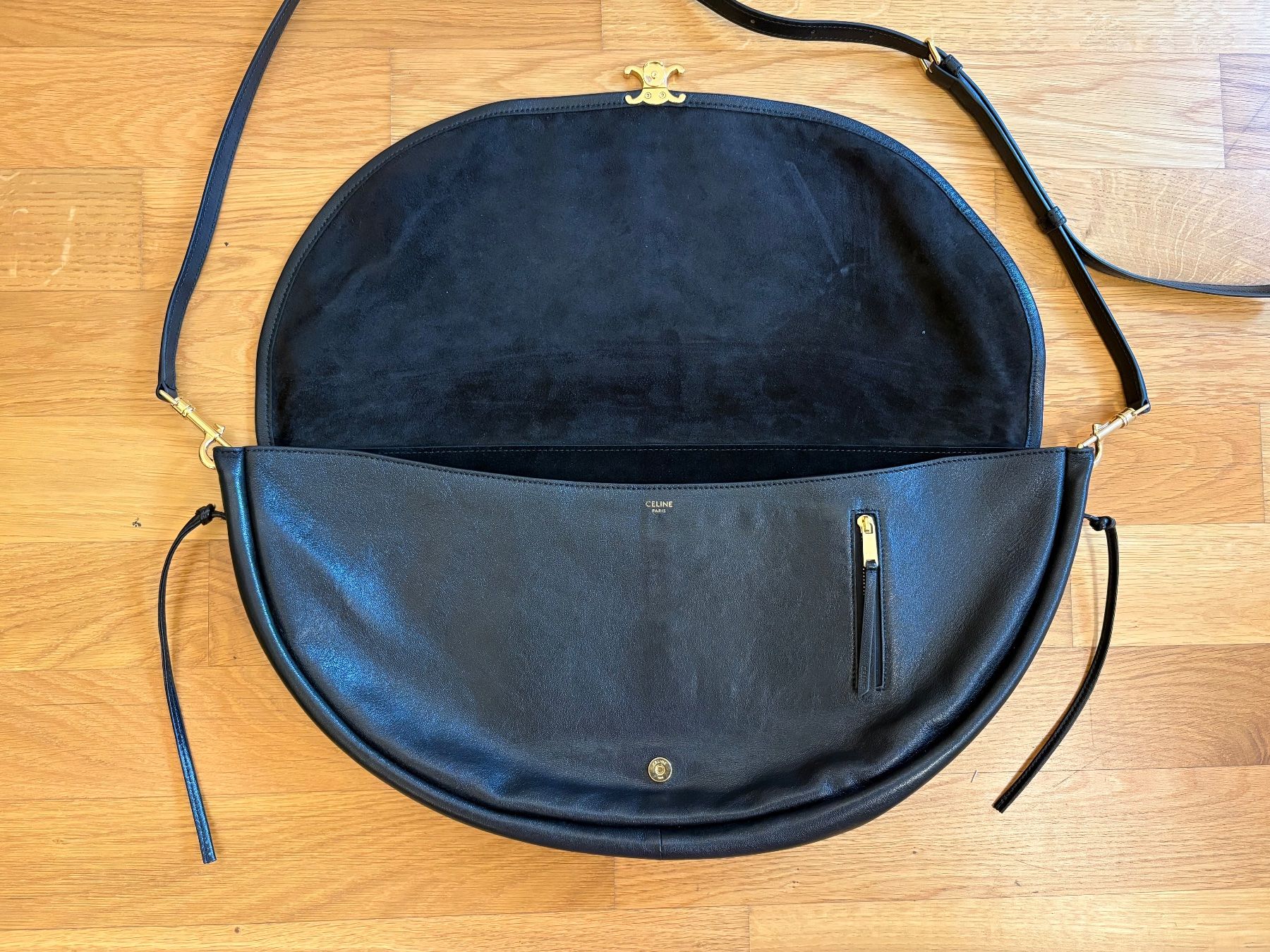 Celine Taschen für Damen: Celine - Halfmoon Triomphe Bag Medium in Schwarz – Gebraucht aus Zürich von cassandra1504 2