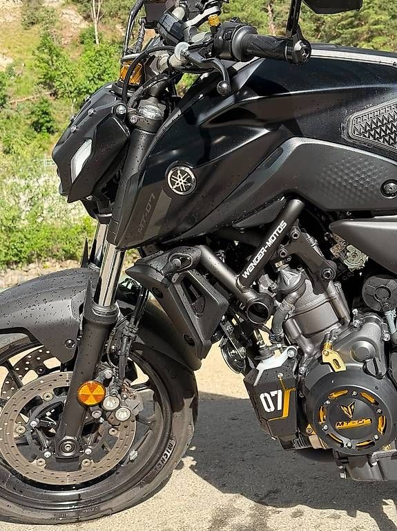 Strada: Yamaha MT-07, schwarz/gold – Usato da Visp venduto da ato_95bk 1