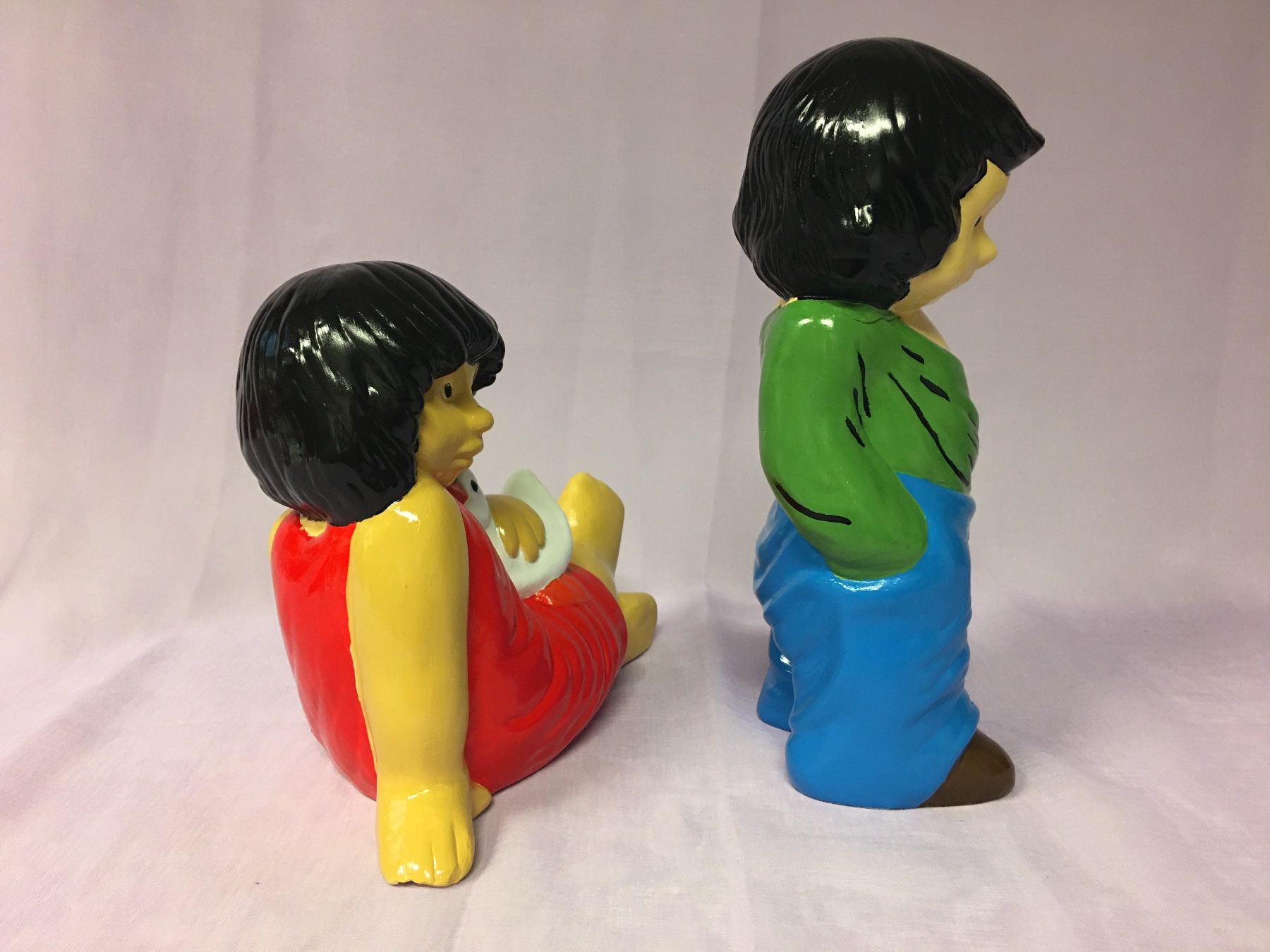 Figuren: 2 bunte Keramik Kinderfiguren Deko Figuren . – Neu (gemäss Beschreibung) aus Olten von ELHANDEL 3