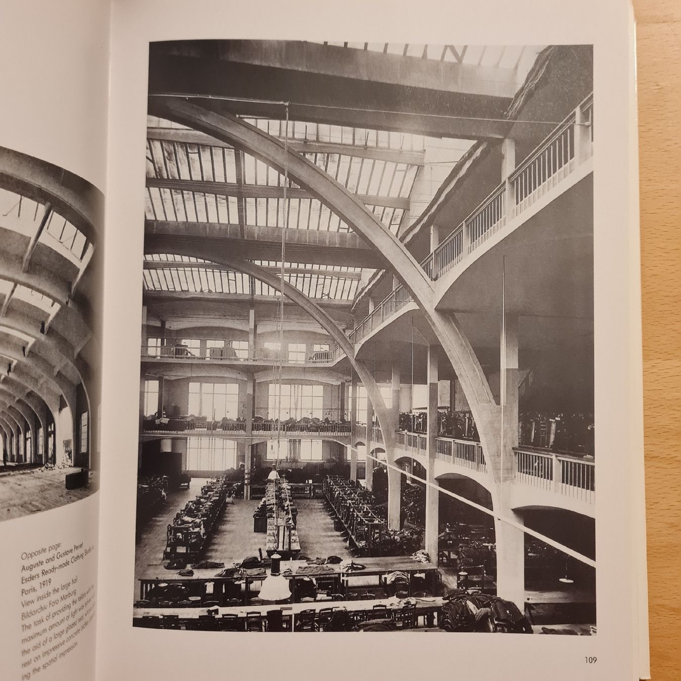 Bücher: Architekturführer 20. Jahrhundert  – Gebraucht aus Basel von Piscosour01 7