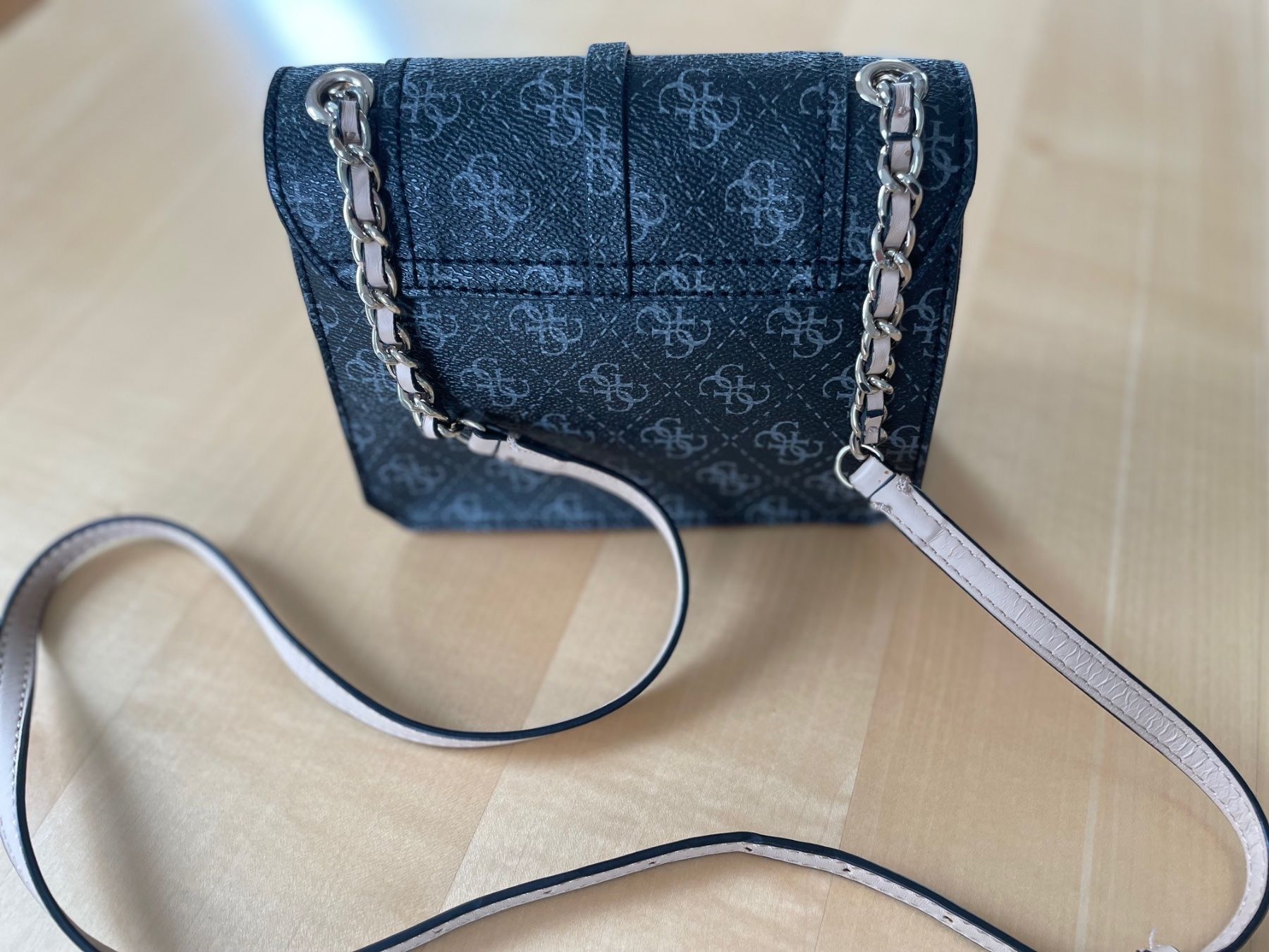 Guess Borse da donna: Handtasche Guess – Nuovo (secondo la descrizione) da Zürich venduto da Carmen06 2