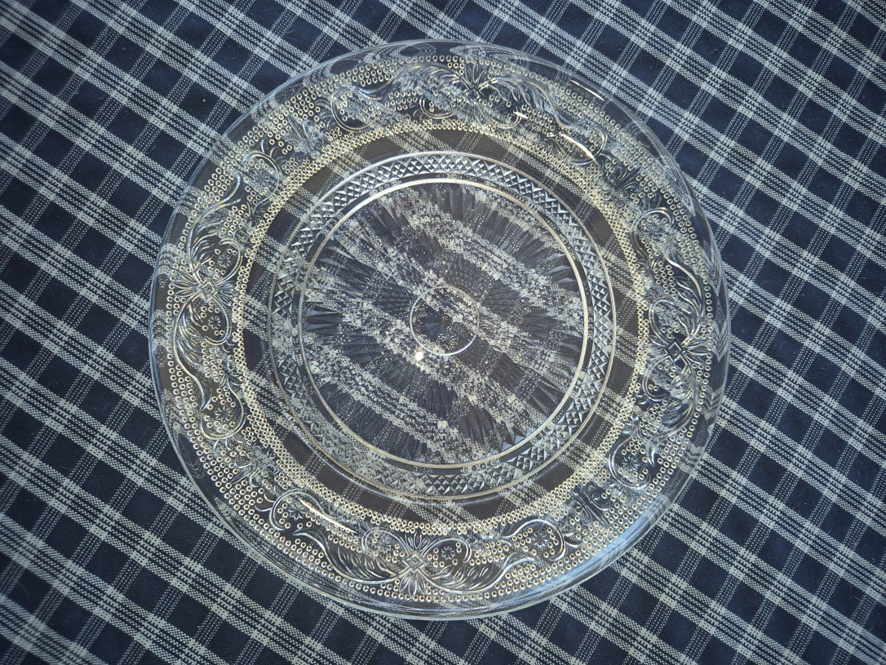 Assiettes: Vorspeisenteller aus Glas – D'occasion à Obernau par dar_h59j