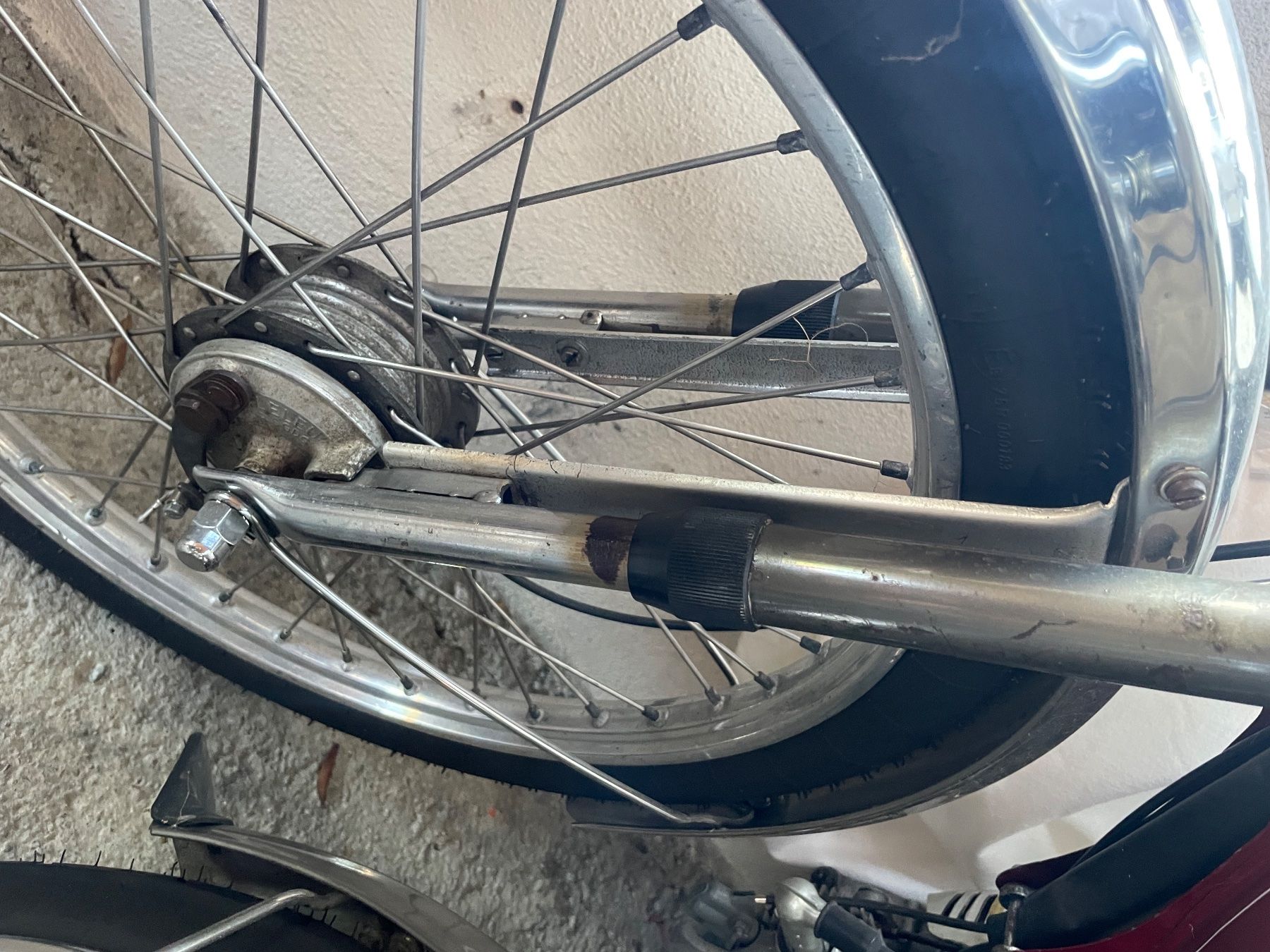 Ciclomotori: Puch Velux Schutzblechschtreben Vorne – Usato da Gontenschwil venduto da Louiemarkus 2