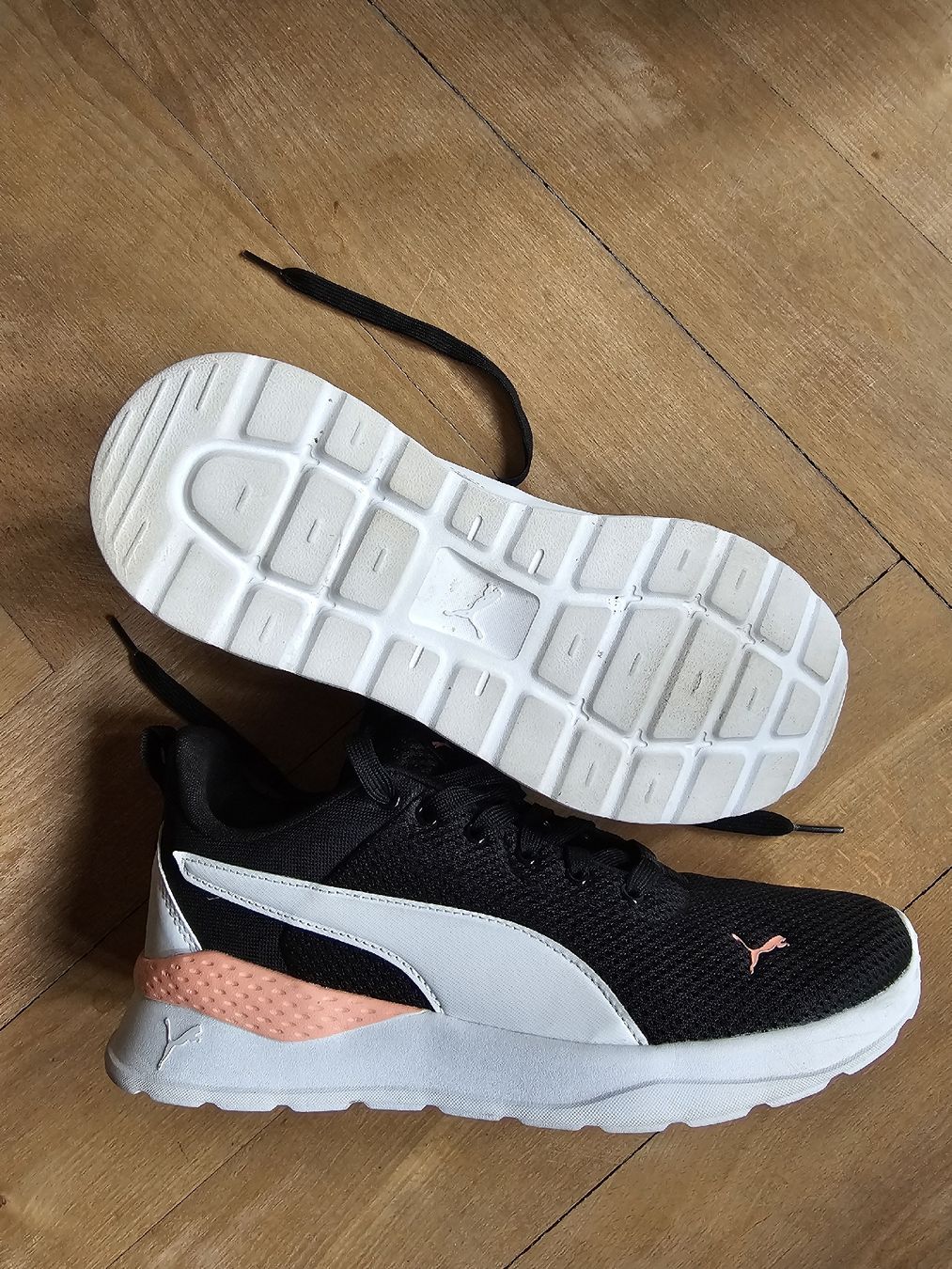 Puma Damenschuhe: Puma Sportschuhe Grösse 40 – Gebraucht aus Wald ZH von Grappe 4