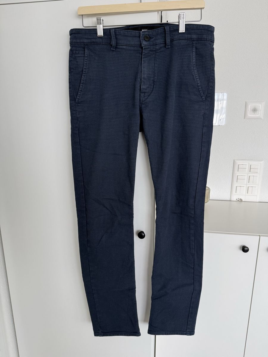 Hugo Boss Pantaloni: Hugo Boss Chino Slim Fit mit Muster – Nuovo (secondo la descrizione) da Zürich venduto da mel_87ct