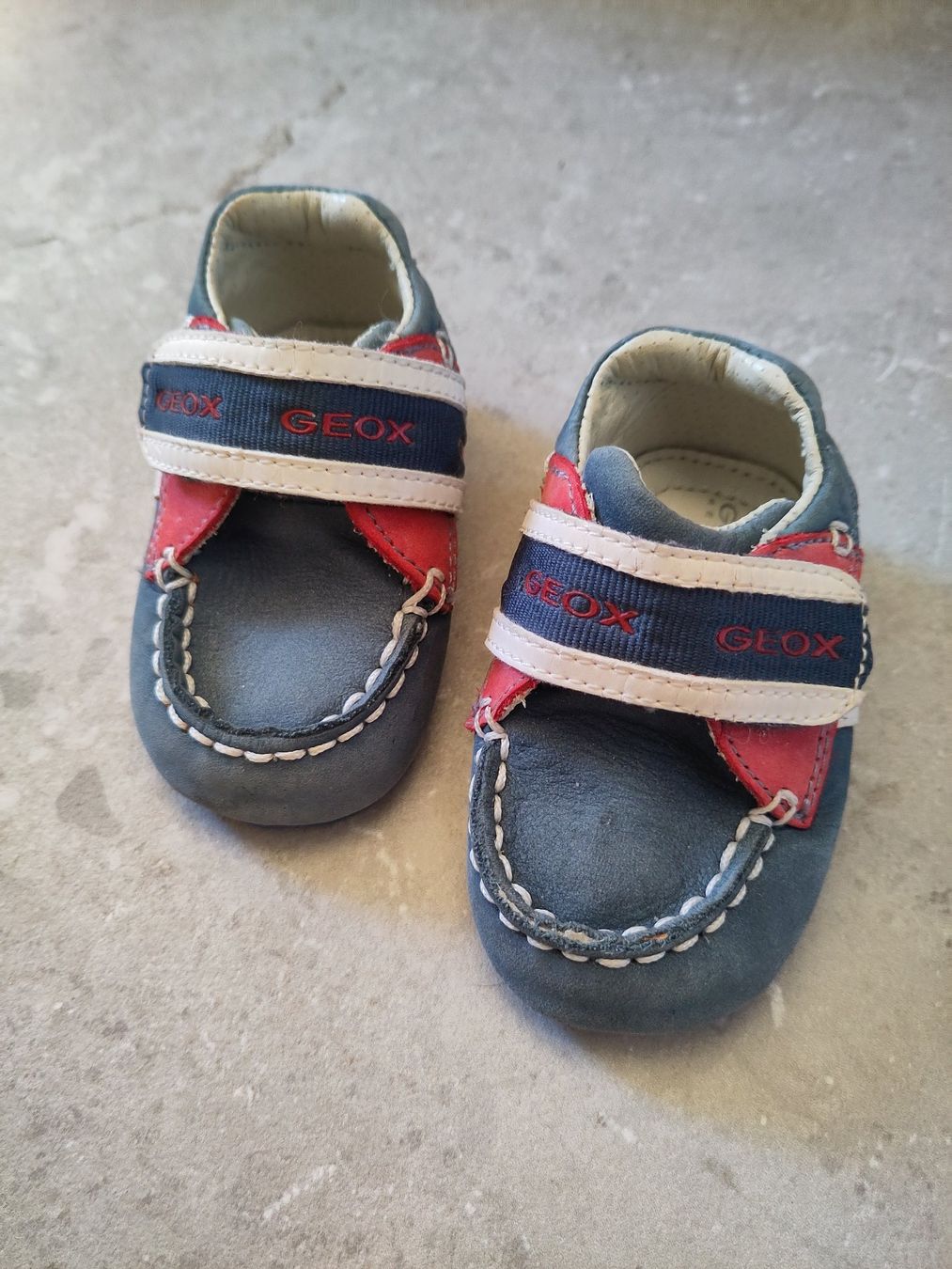 Geox Schuhe für Jungen: Geox Respira Kinderschuhe Größe 18 – Gebraucht aus Bremblens von kon_pzd7