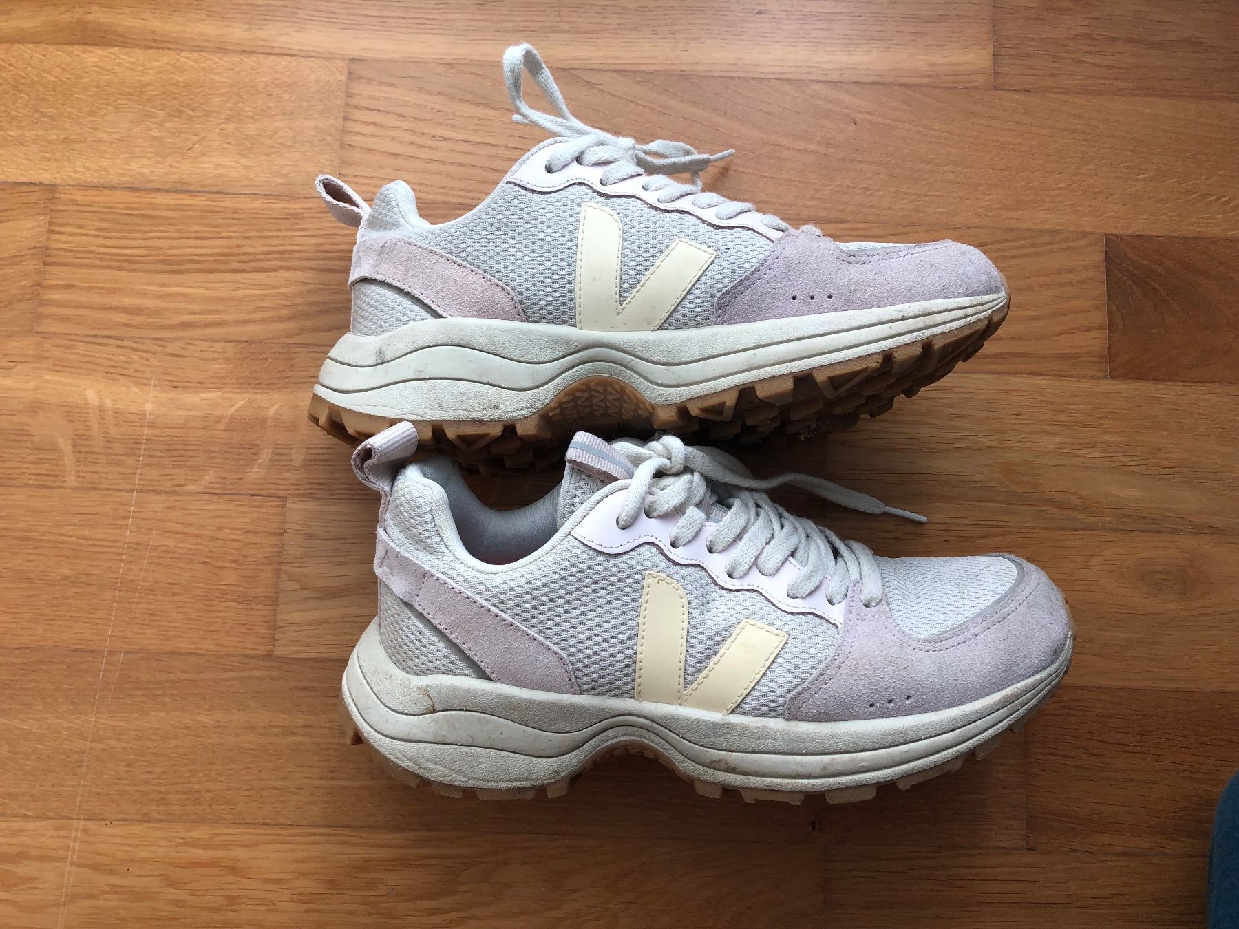 Veja Chaussures femmes: Veja Venturi Sneaker Gr. 39 – D'occasion à Basel par reb_687c