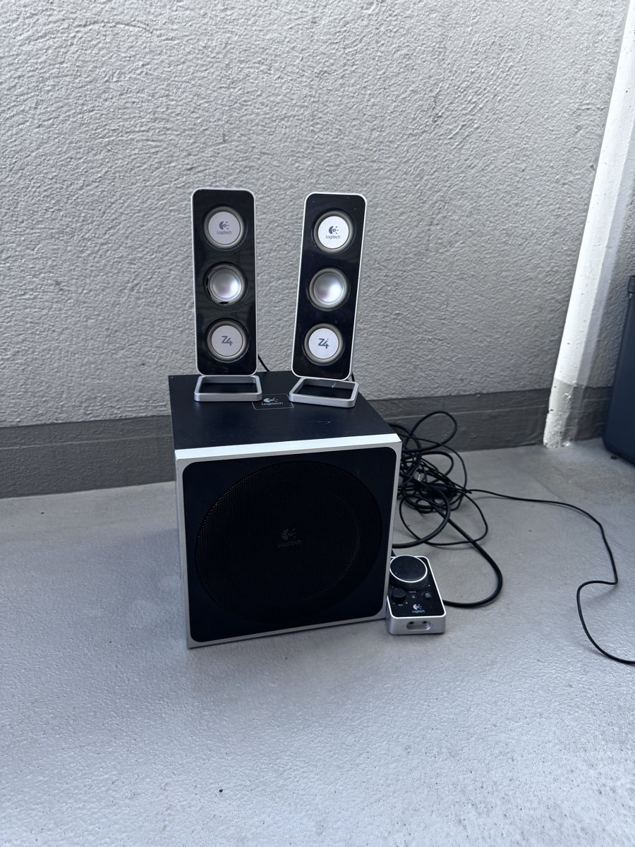 Logitech Casse acustiche: Logitech Z-4 2.1 PC-Lautsprechersystem mit Subwoofer  – Usato da Emmenbrücke venduto da Salamanter63