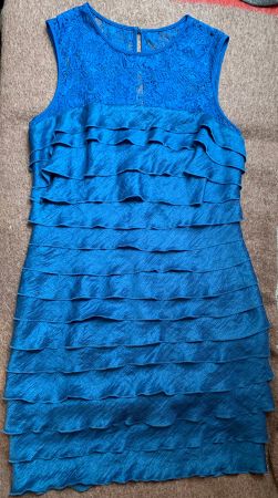 wunderschönes Kleid mit Bolero, blau changierend, mit Spitze