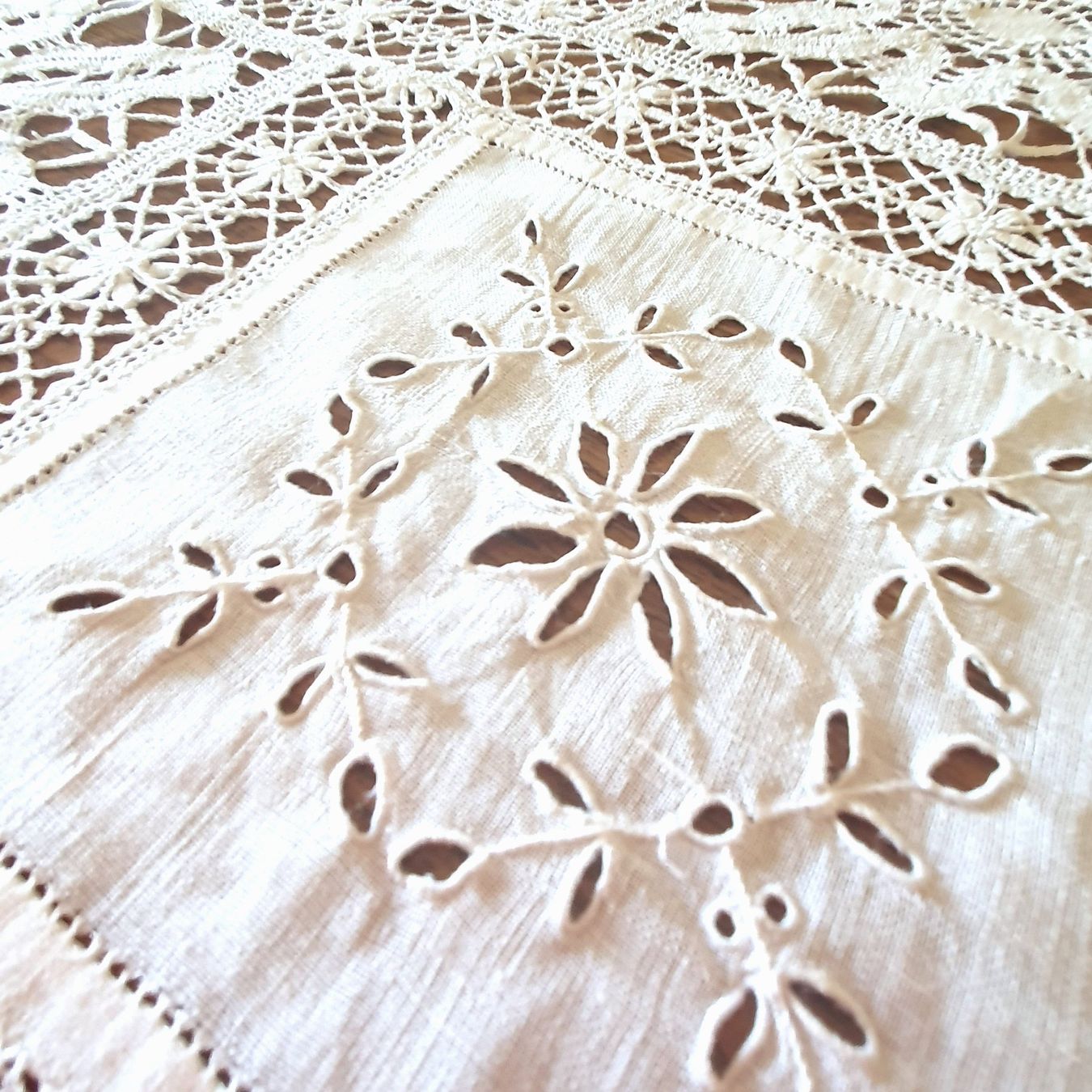 Altra biancheria da tavola: Napperon en dentelle, 65 x 45 cm – Usato da Lausanne venduto da venise001 7