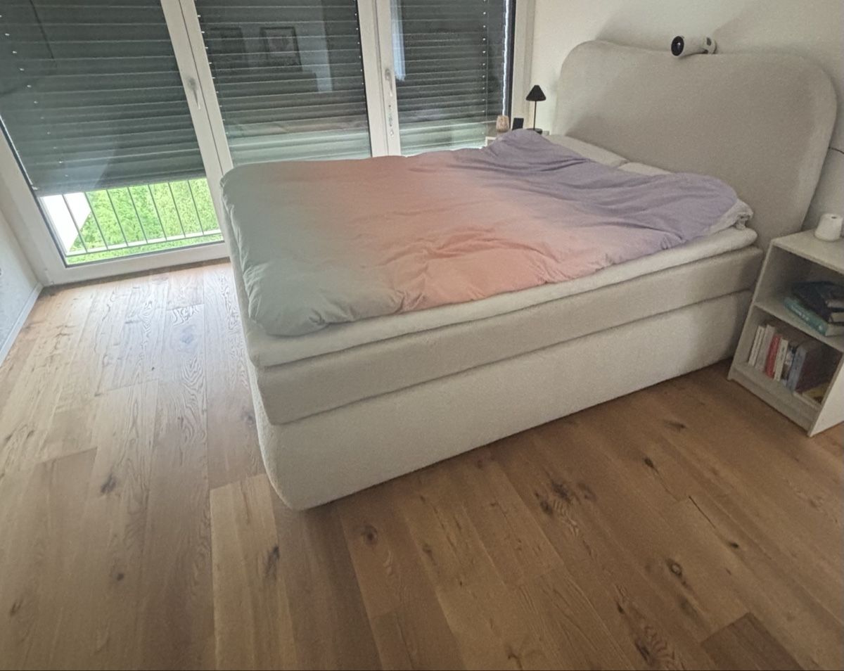 Letti: Grosses Boxspringbett mit Kopfteil - Top Zustand – Usato da St. Gallen venduto da ass_5mtp
