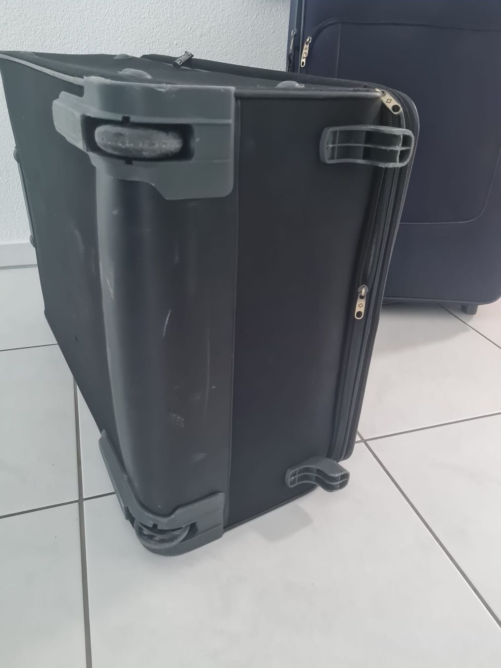 Samsonite Valigie: Samsonite Reisekoffer in schwarz  – Usato da Gersau venduto da cyo_zl99 1