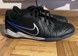 Chaussures de foot salle Nike noires pointure 37,5
