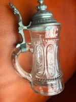 antikes Bierglas mit Zinndeckel