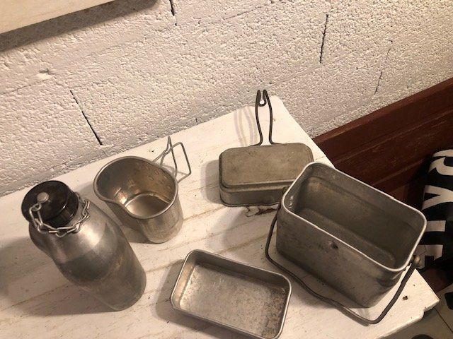 Set di tavolo e panche: Ensemble aluminium armée – Usato da Chézard St Martin venduto da schmitt