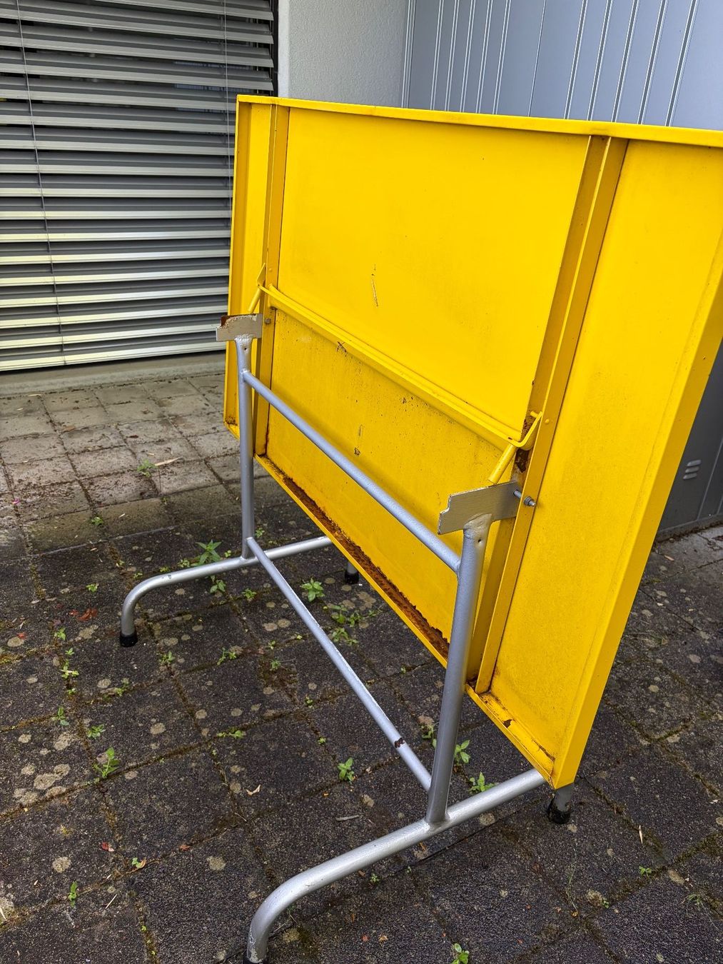 Tische: Gartentisch Metall – Gebraucht aus Luzern von Tobie 2