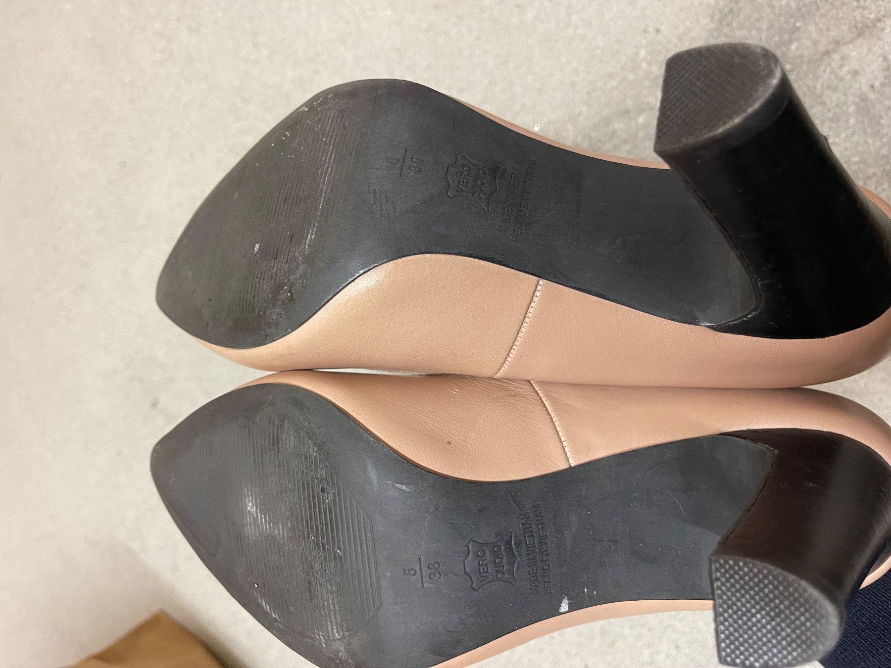 Scarpe da donna: New leather beige pumps – Nuovo e nell'imballaggio originale da Zürich venduto da Alpen209 4