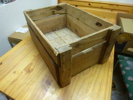 Holztruhen Holzkisten Kiste Tisch Regal Gezapft Tischler alt