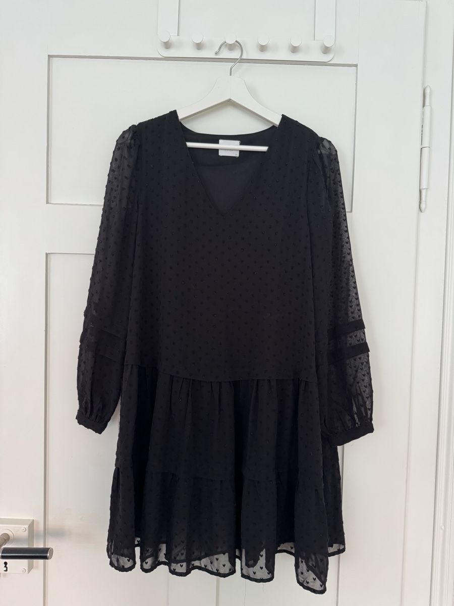 Vila Kleider: Kleid schwarz mit Punkten – Gebraucht aus St. Gallen von BiancaL11