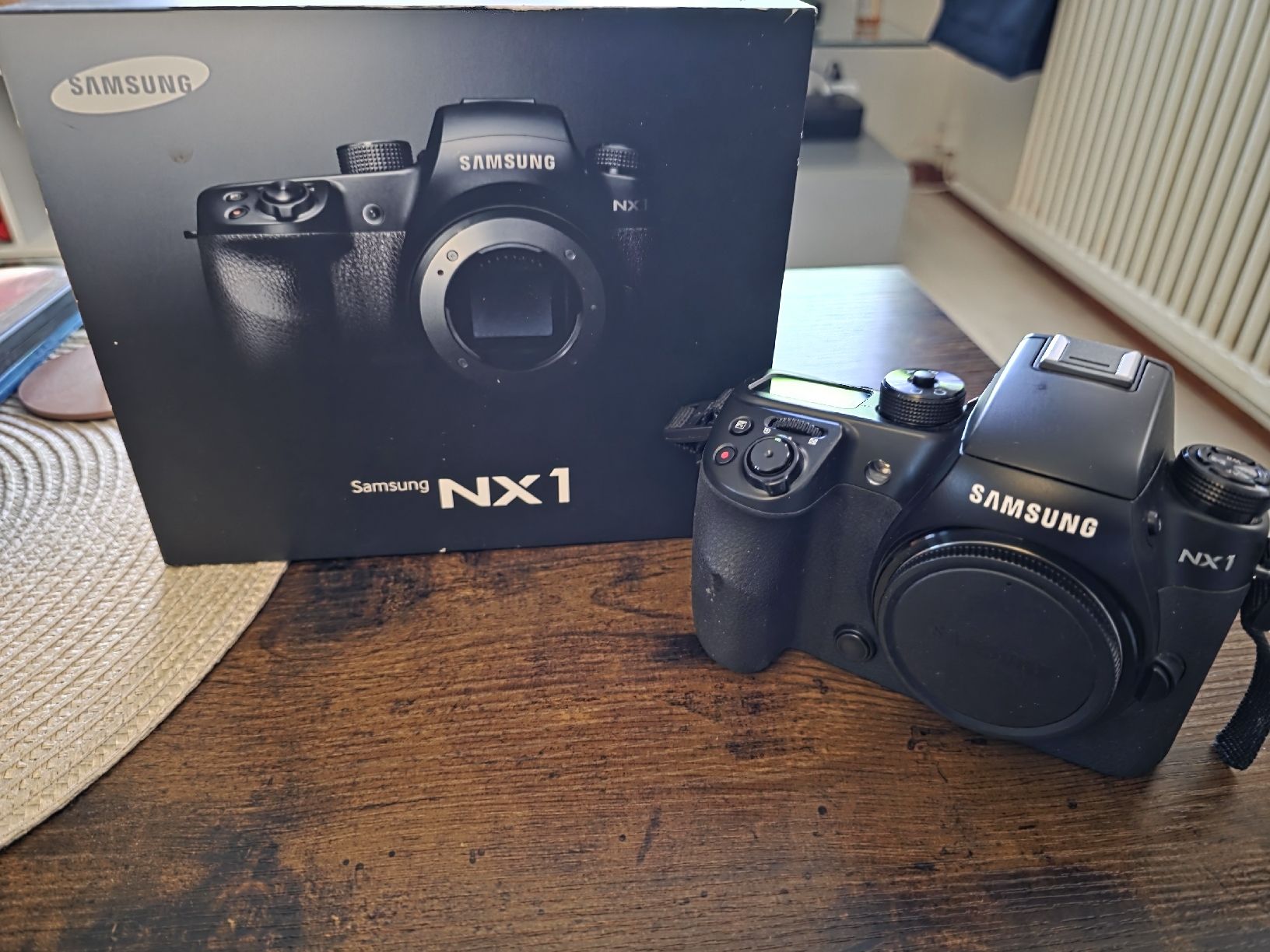 Samsung Fotocamera: Samsung NX1 kit – Usato da Dübendorf venduto da L1422141q