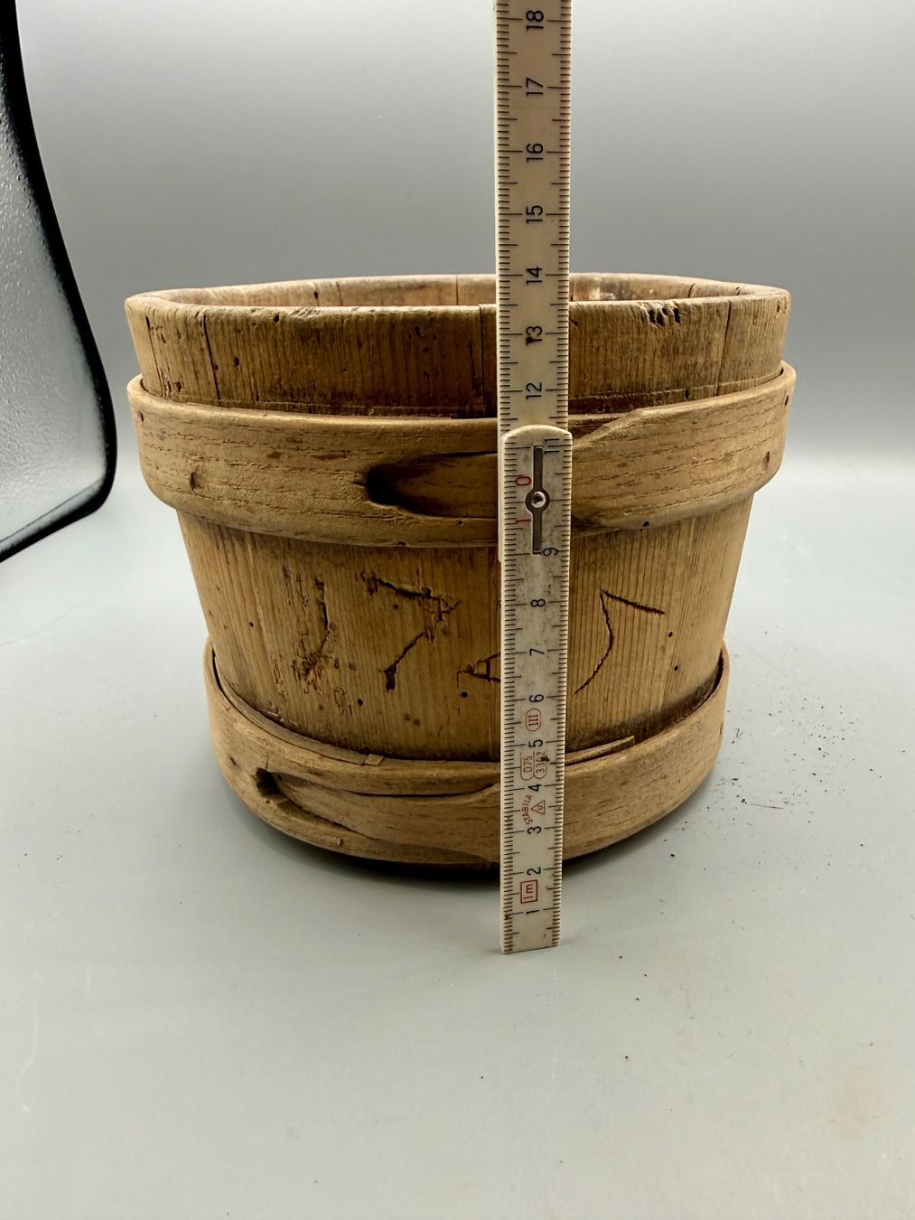 Sonstiges für Haushalt & Wohnen: Antikes Holzgefäss datiert 1725 – Gebraucht aus Ueberstorf von Brocandi 6