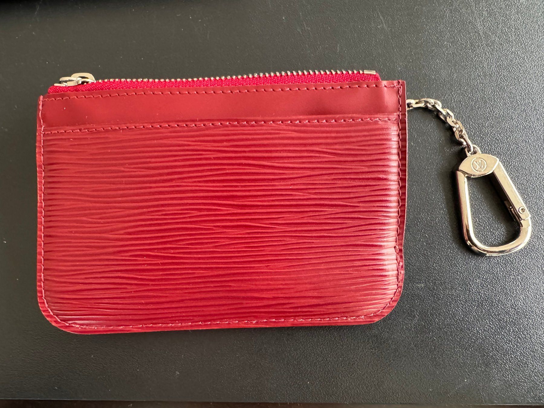 Louis Vuitton Schlüsselanhänger & - bänder: Porte clés Louis Vuitton Cuir épi – Neu (gemäss Beschreibung) aus Zürich von odi_ldv8 1