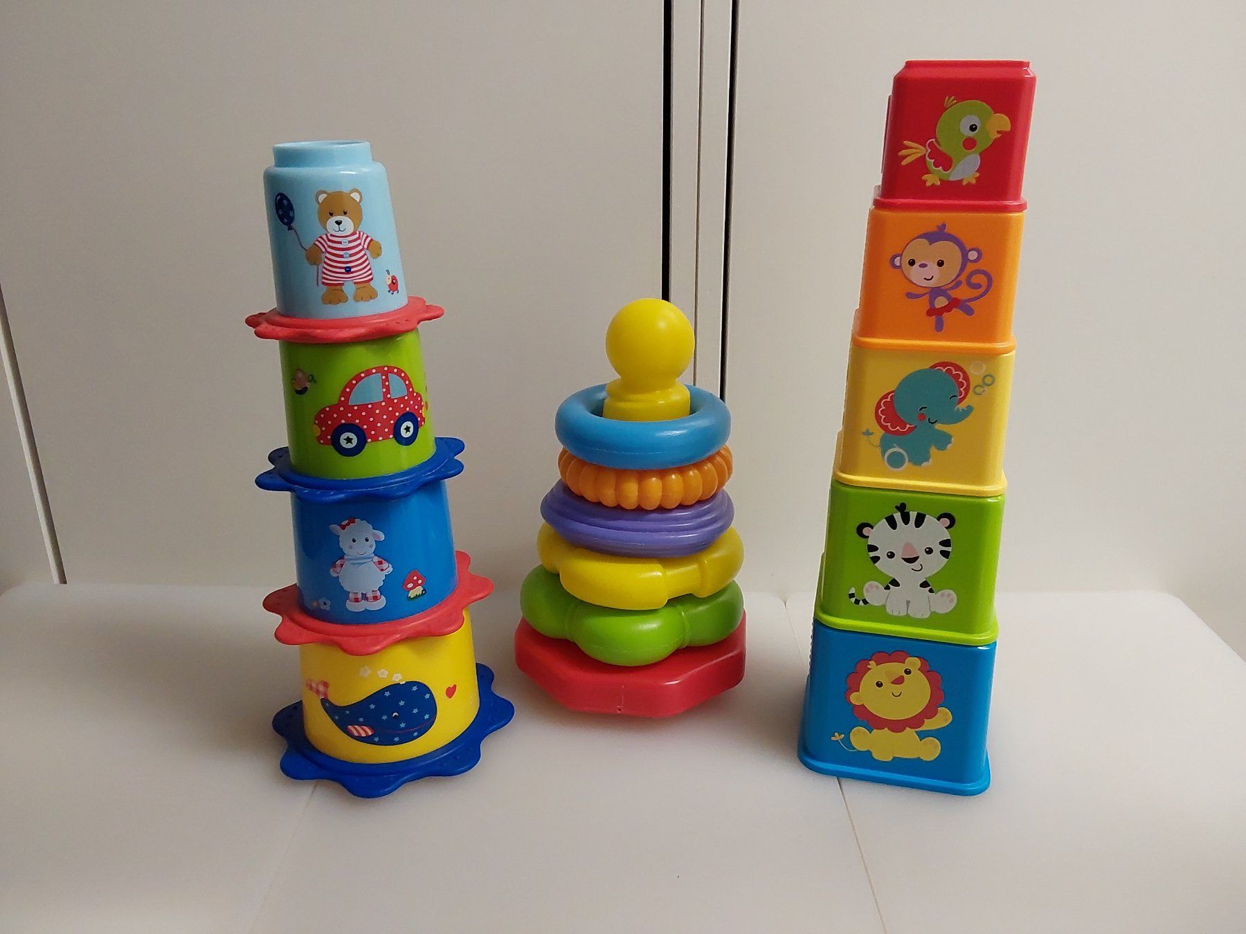 Giocattoli: Babyspielzeug. Drei Pyramiden. – Usato da Wallisellen venduto da Wallisellen77
