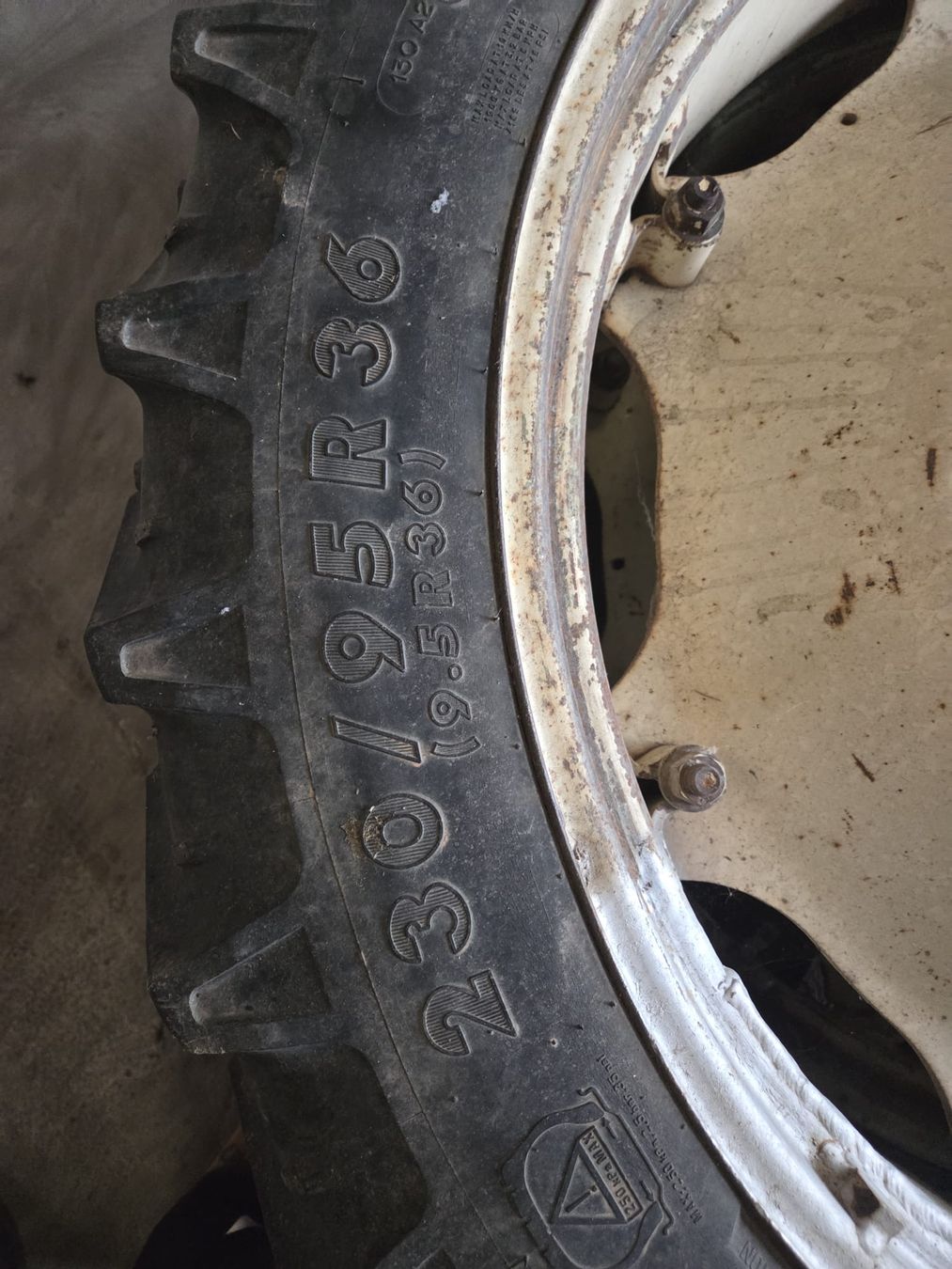 Pneumatici & Ruote complete: Occ.Räder verstellbar 9.5R36 – Usato da Muhen venduto da Danu65 2