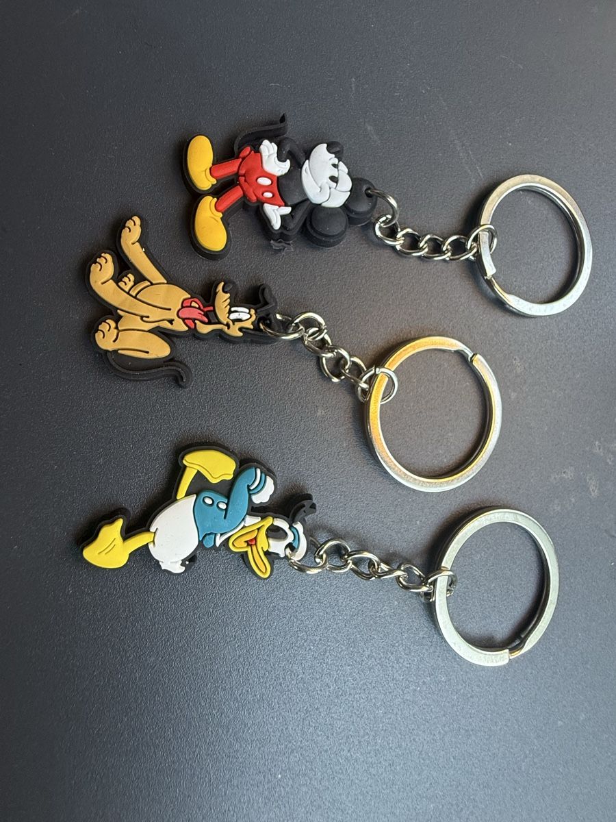Disney Portachiavi: Disney Keychains 8 units small - 1 unit big and 4 Bracelets  – Nuovo e nell'imballaggio originale da Wald ZH venduto da Carloiten 5