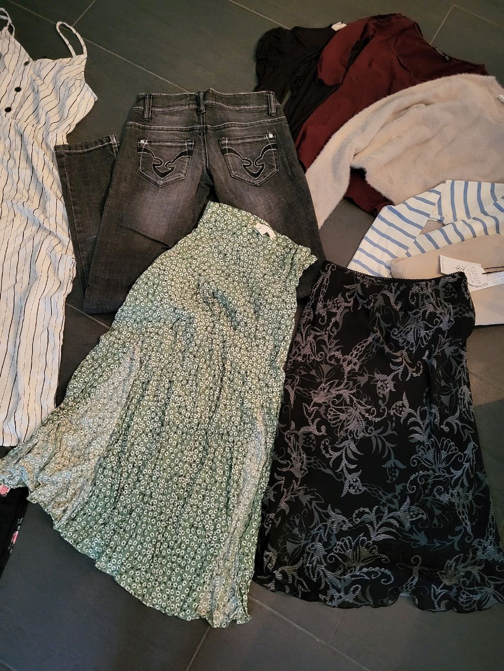 Lots de vêtements: Kleiderpaket - Versand möglich – D'occasion à Matzendorf par hauli2 2