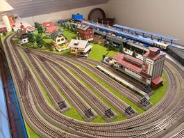 Set locomotives, wagons et maquette (HO)