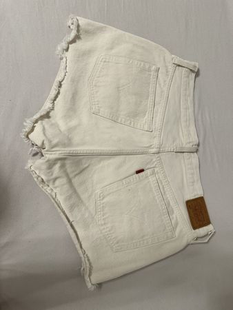 Levi's White Denim Shorts, W32, great asg for summer days!