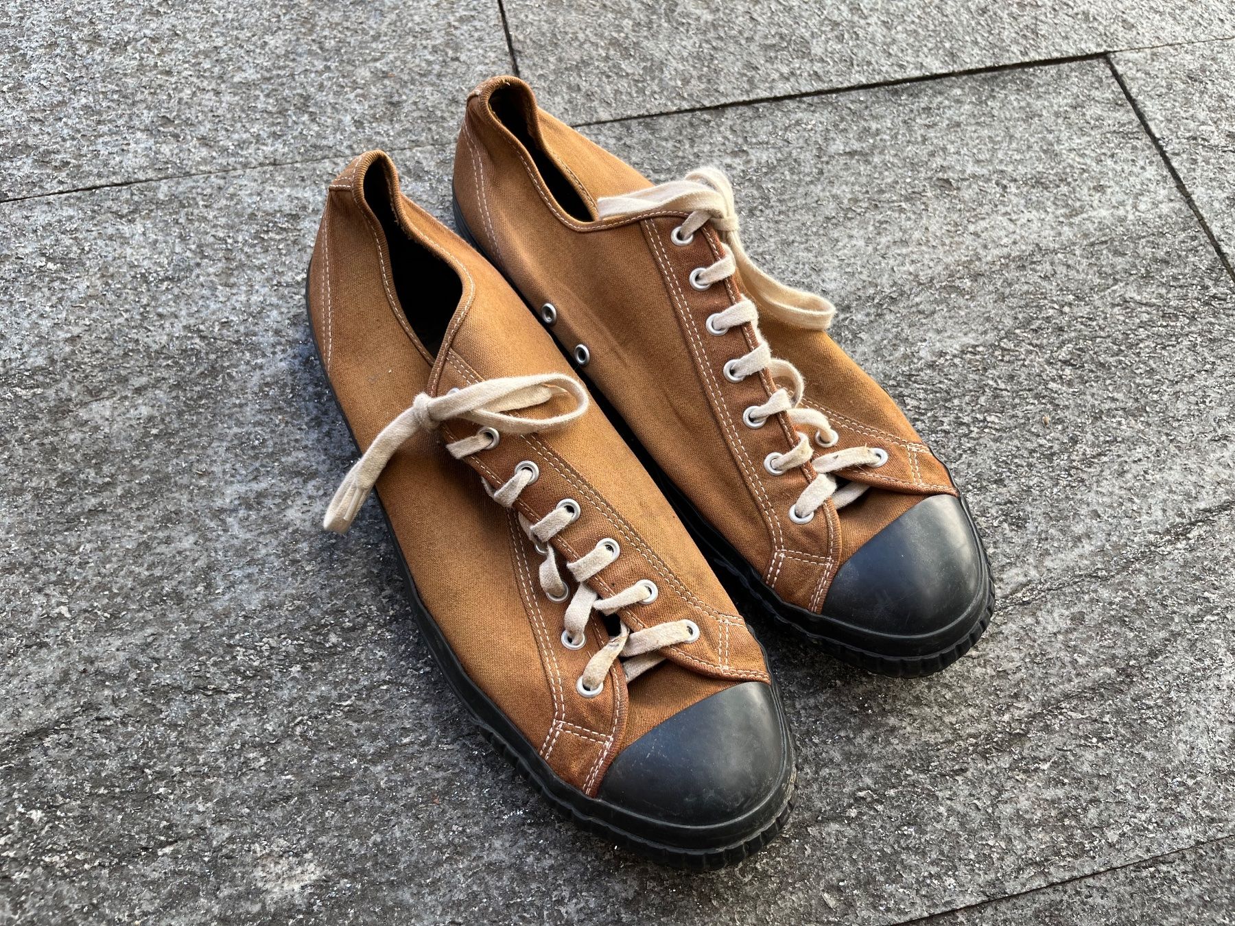 Herrenschuhe: John Lofgren Sneakers 12 – Gebraucht aus Bottmingen von Puffsack