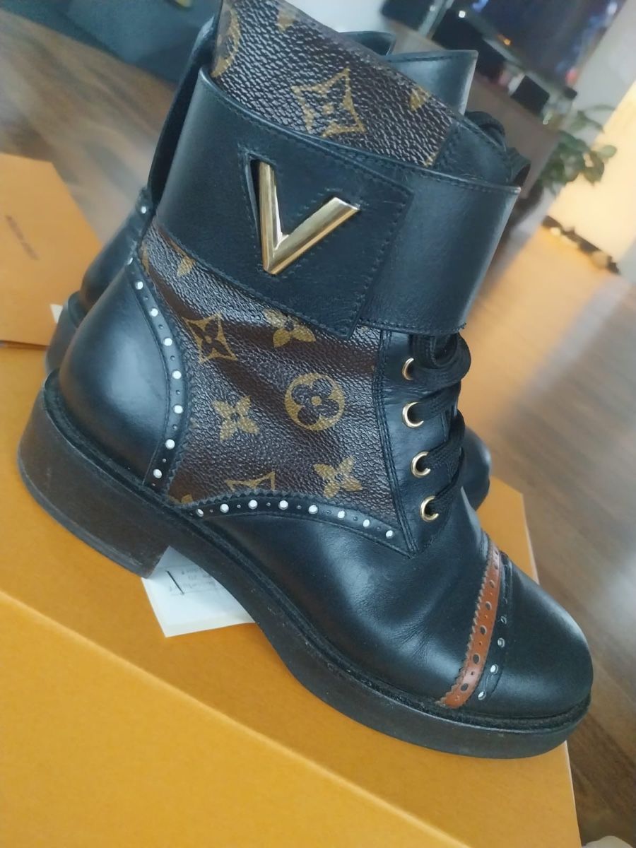 Louis Vuitton Damenschuhe: Louis Vuitton Stiefel Grösse 37 - Ranger Boots – Gebraucht aus Wangen SZ von Salim10 7