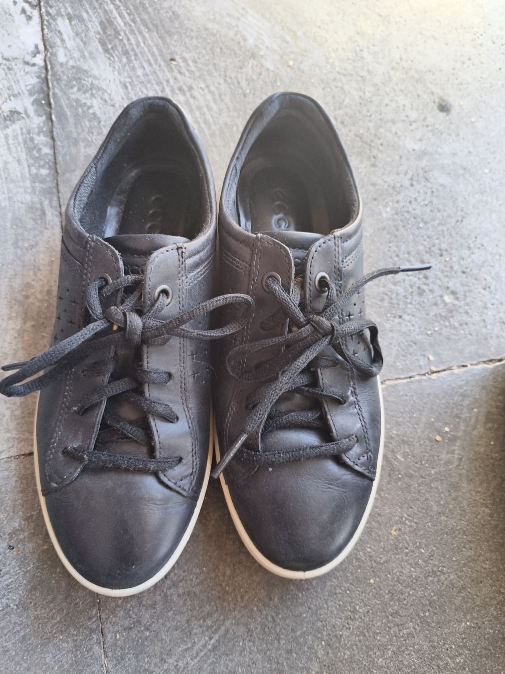 Ecco Scarpe da donna: Ecco Sneaker Schwarz Leder Gr. 35 – Nuovo (secondo la descrizione) da Gettnau venduto da guerkli36