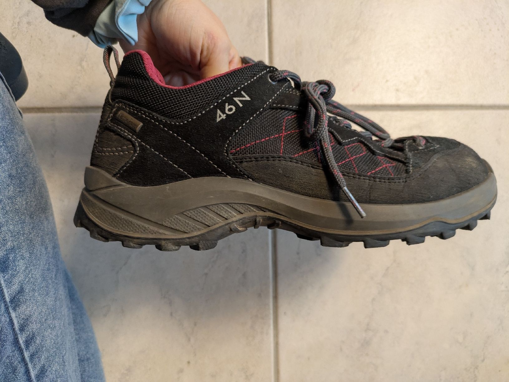 Scarpe da donna: Trekking Schuh 46N Gr. 38/39 – Usato da Knonau venduto da MrsB. 1