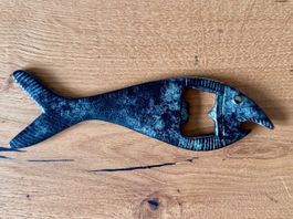 Wunderschöner älterer Fisch Flaschenöffner aus Bronze