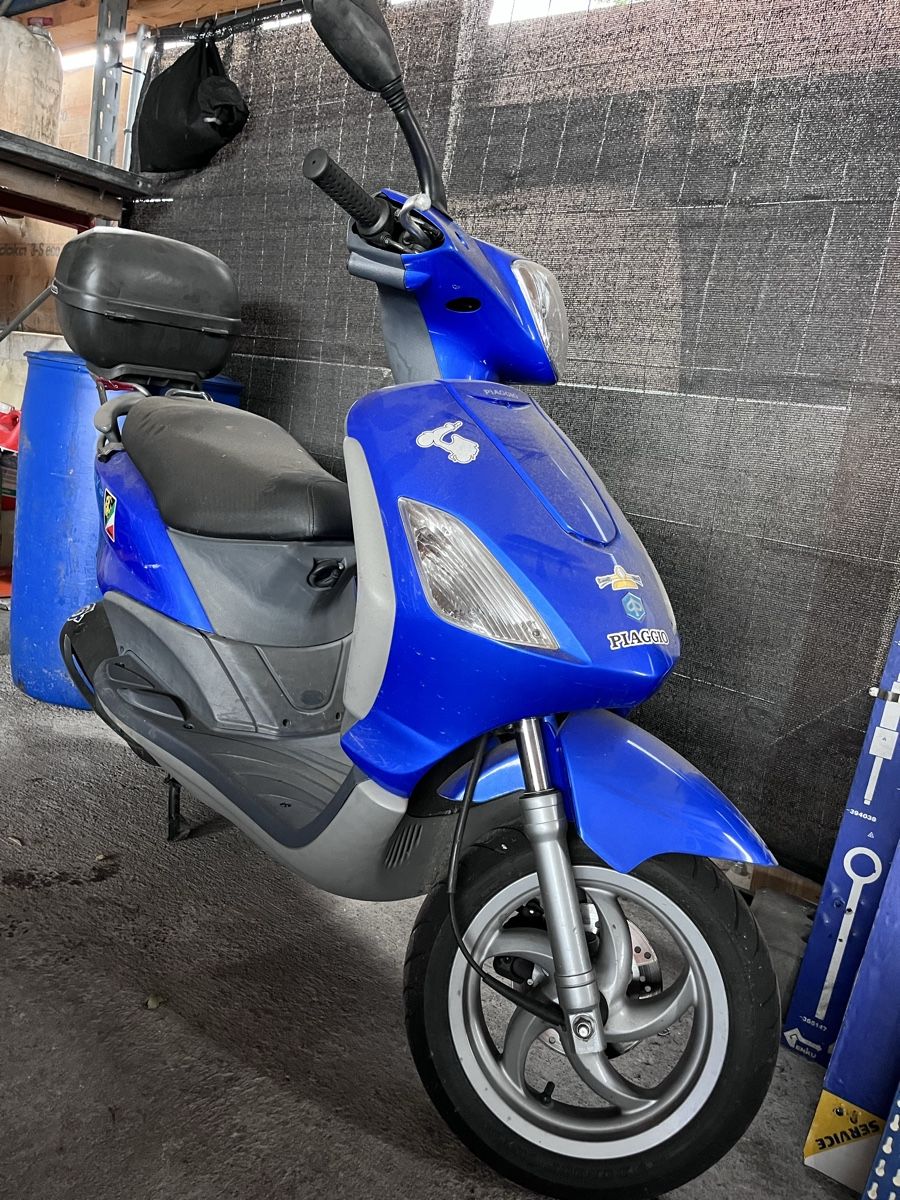 Strada: Piaggio Fly 125 Roller, Topcase, – Usato da Fahrwangen venduto da motorfreund 5