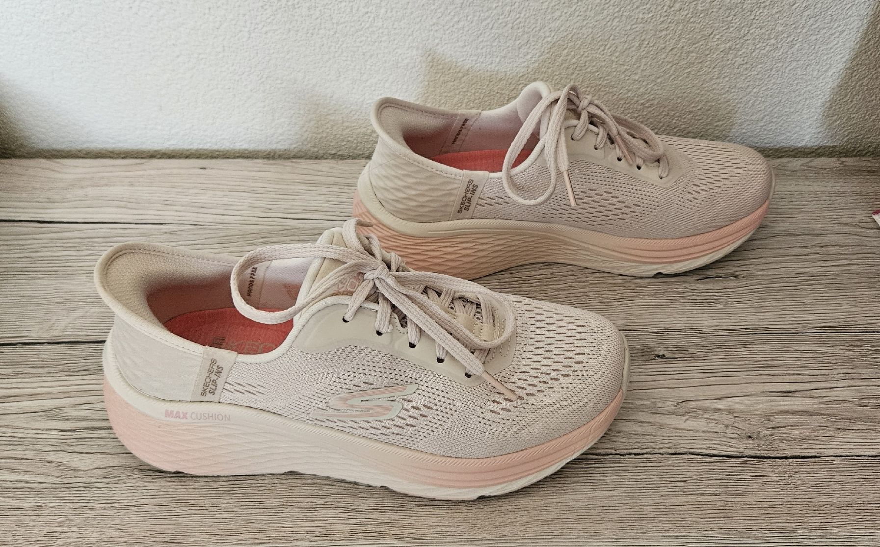 Skechers Damenschuhe: SKECHERS Max Cushioning Elite 2.0 - 36 – Neu (gemäss Beschreibung) aus Fribourg von nae_8bt5